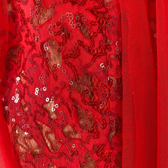 BCBG red strapless Lace, Tulle and Sequin beautiful dress. Great condition - Picture 3 of 8